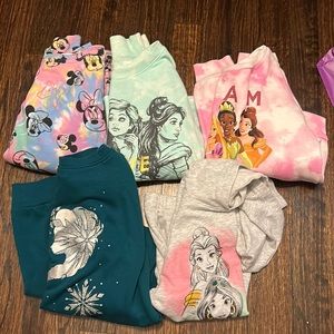 Bundle of 5 girls size 6 / small Disney princess Minnie sweatshirts